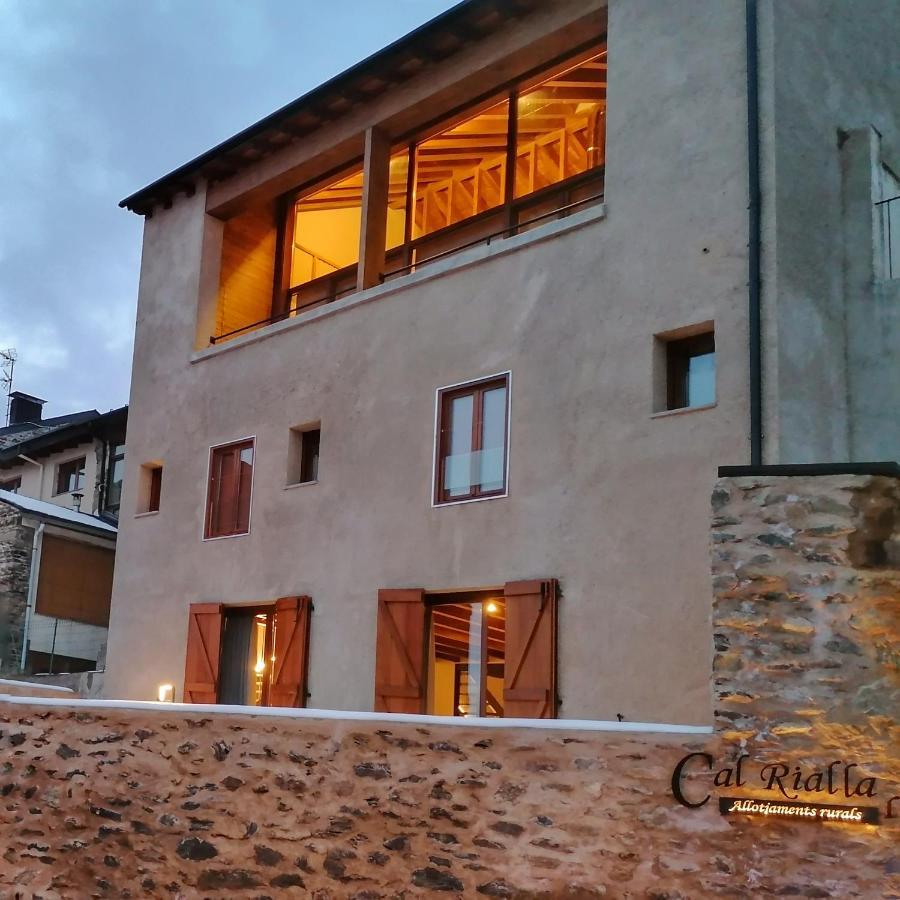 Apartament "Enclau" Turismo Rural Cal Rialla Ливия Екстериор снимка