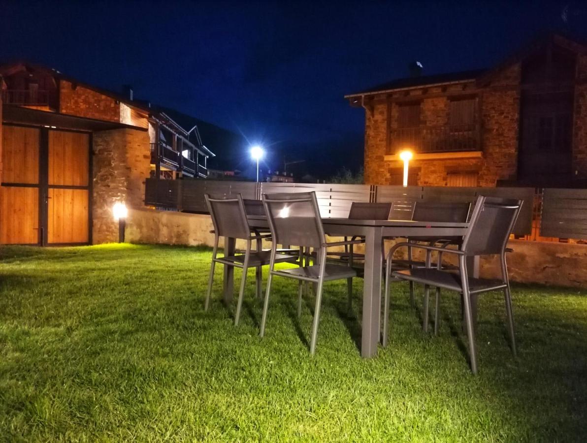 Apartament "Enclau" Turismo Rural Cal Rialla Ливия Екстериор снимка