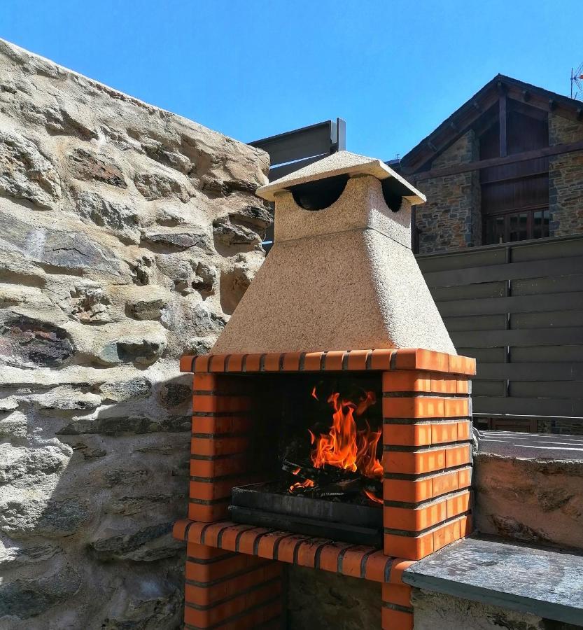 Apartament "Enclau" Turismo Rural Cal Rialla Ливия Екстериор снимка