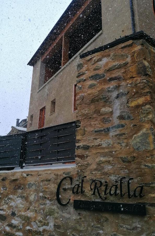 Apartament "Enclau" Turismo Rural Cal Rialla Ливия Екстериор снимка
