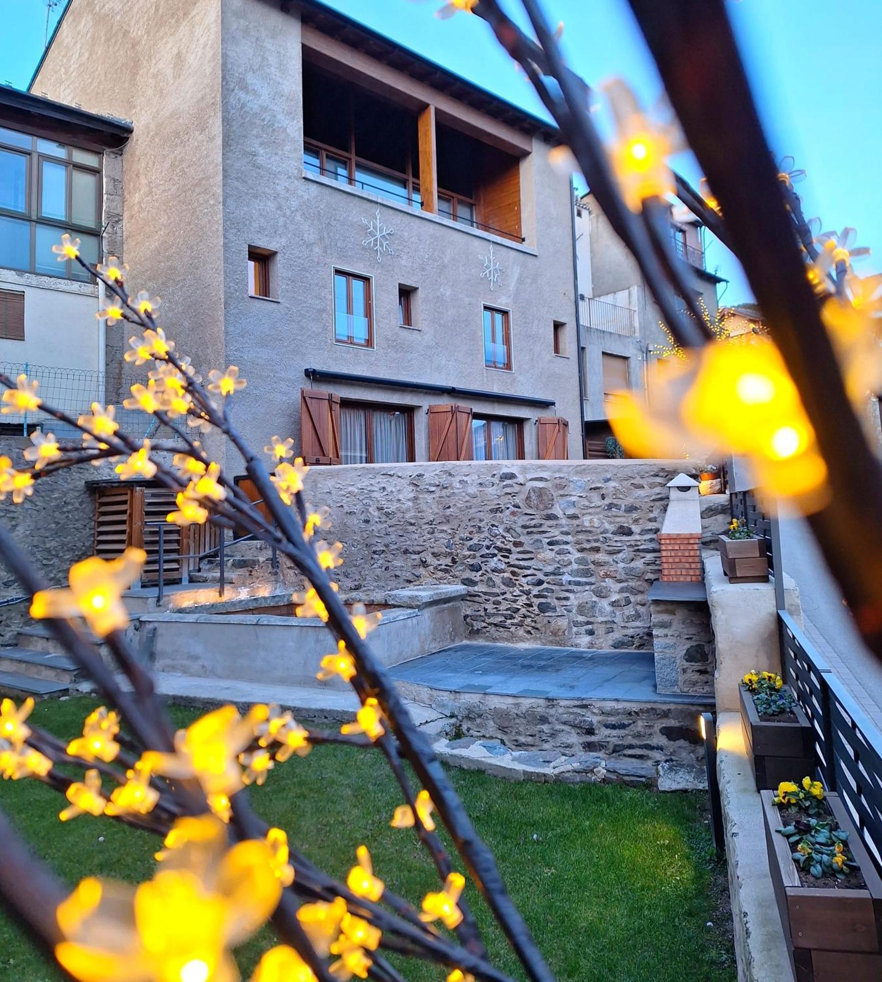 Apartament "Enclau" Turismo Rural Cal Rialla Ливия Екстериор снимка