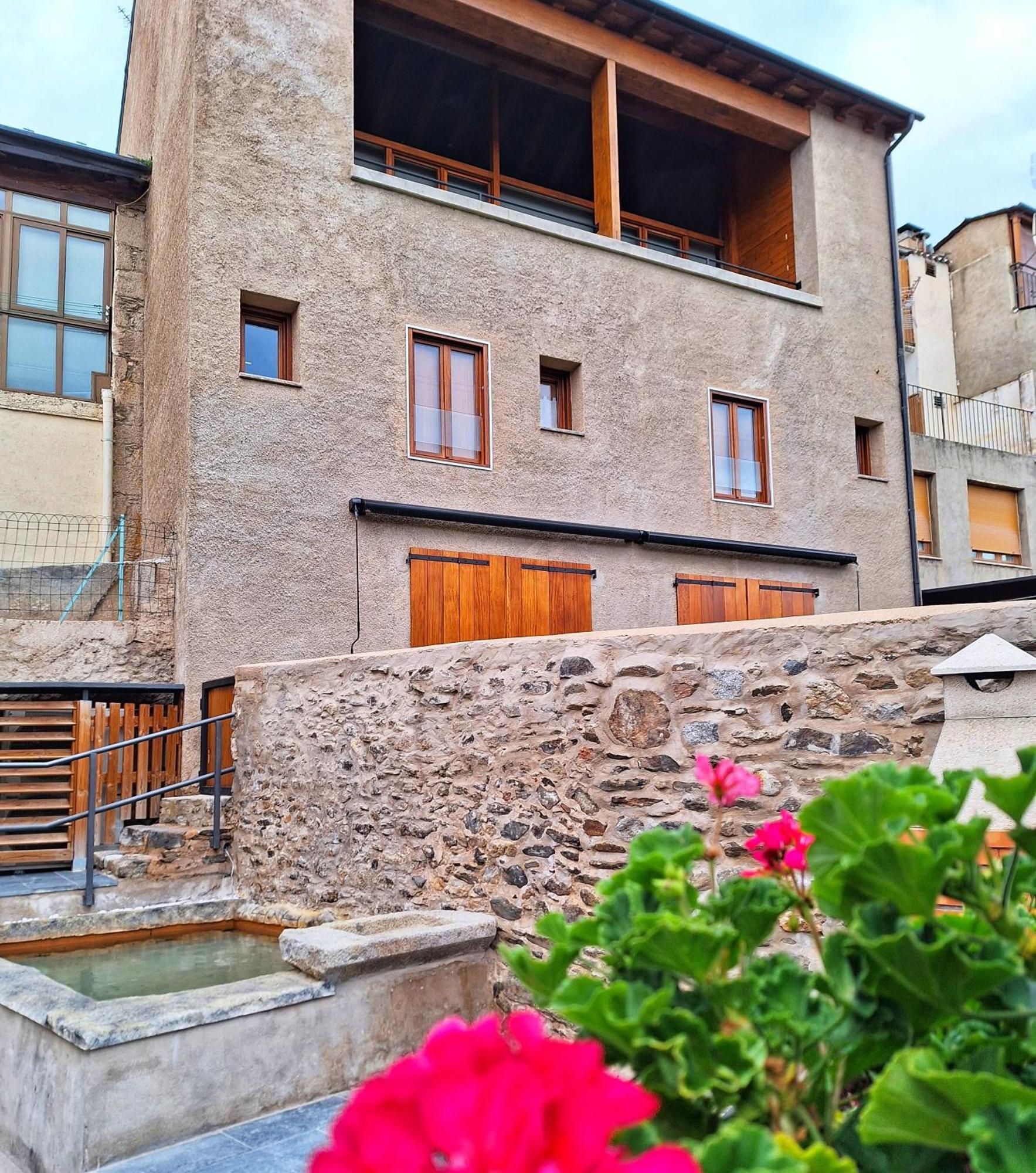 Apartament "Enclau" Turismo Rural Cal Rialla Ливия Екстериор снимка