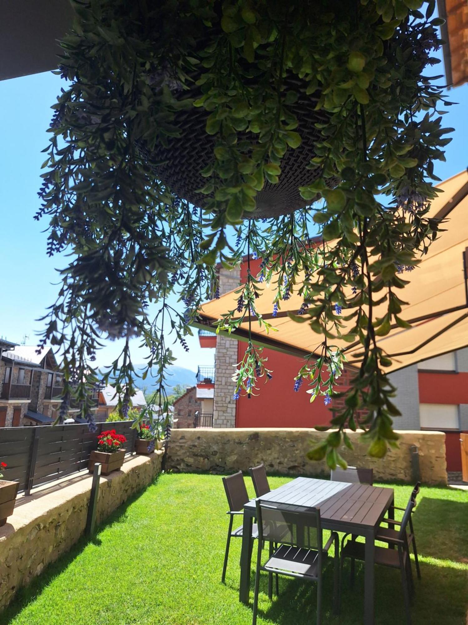 Apartament "Enclau" Turismo Rural Cal Rialla Ливия Екстериор снимка