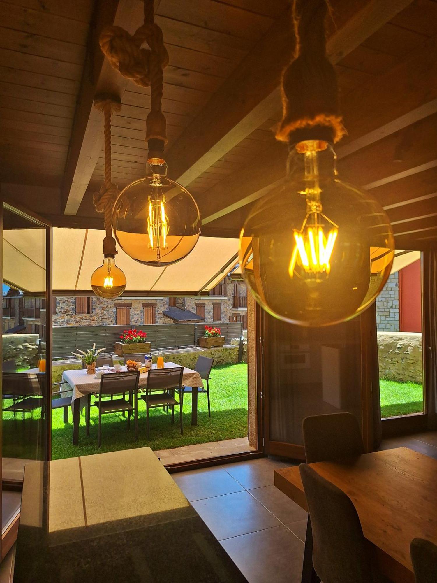 Apartament "Enclau" Turismo Rural Cal Rialla Ливия Екстериор снимка
